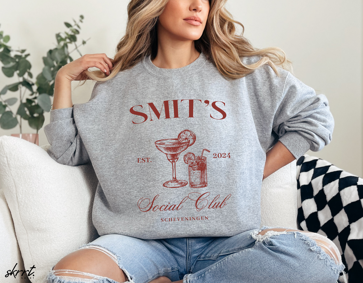 Dames sportgrijze sweatshirt met ronde hals en rode opdruk "Social Club"