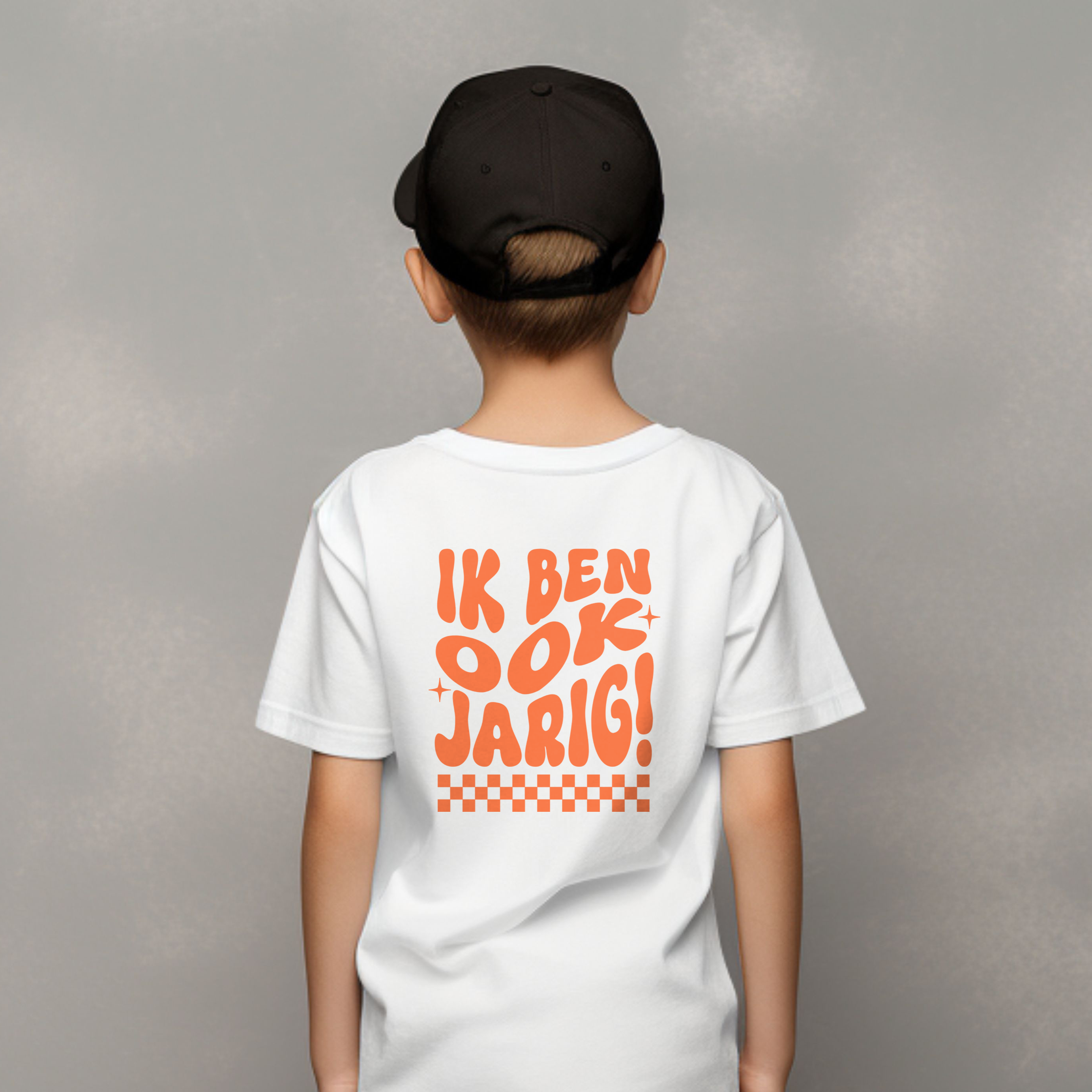 Ik ben ook jarig & Tompouce | Back Print | Koningsdag Kinder T-shirt