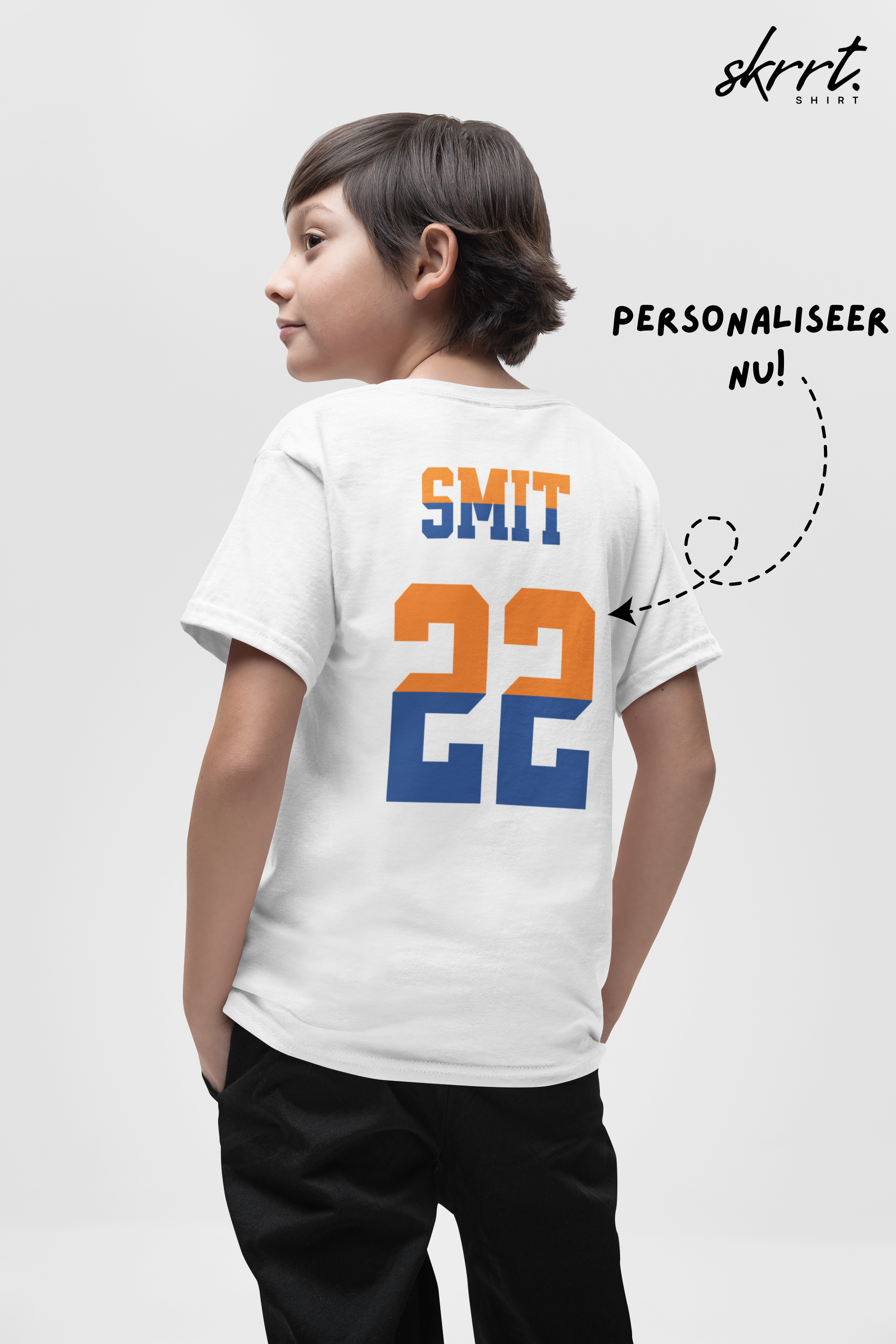 Kind Voetbal T-shirt - EK, WK en Koningsdag Kinderkleding - Personaliseer met Naam, Jaar & Rugnummer - NEDERLAND (oranje en blauwe tekst)