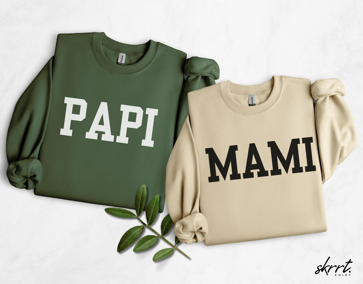 Koppel truien: groene PAPI-sweater en beige MAMI-sweater