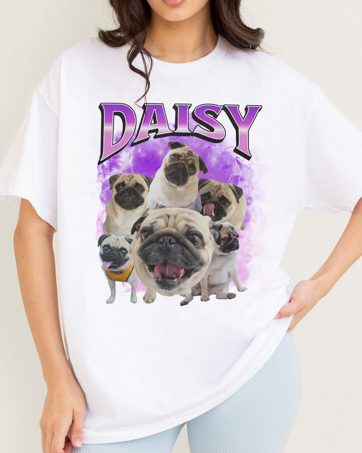 Wit t-shirt met huisdierenfoto en paarse 'DAISY' tekstprint.